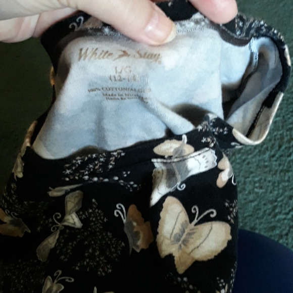 Short sleeve butterfly print top - Picture 2 of 2